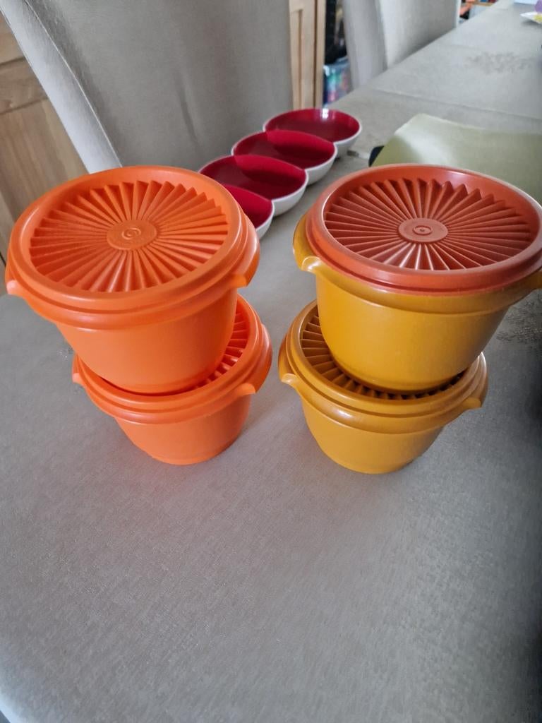 GERESERVEERD       potjes met zonnedeksel tupperware vintage, Ophalen