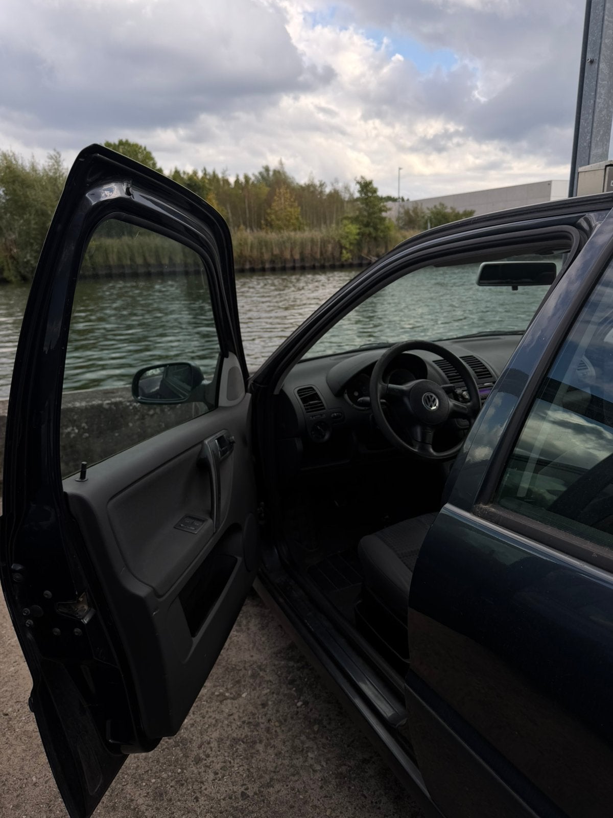 Volkswagen polo 2001 - donkergrijs, Autos, Argent ou Gris, Achat, 4 portes, Boîte manuelle