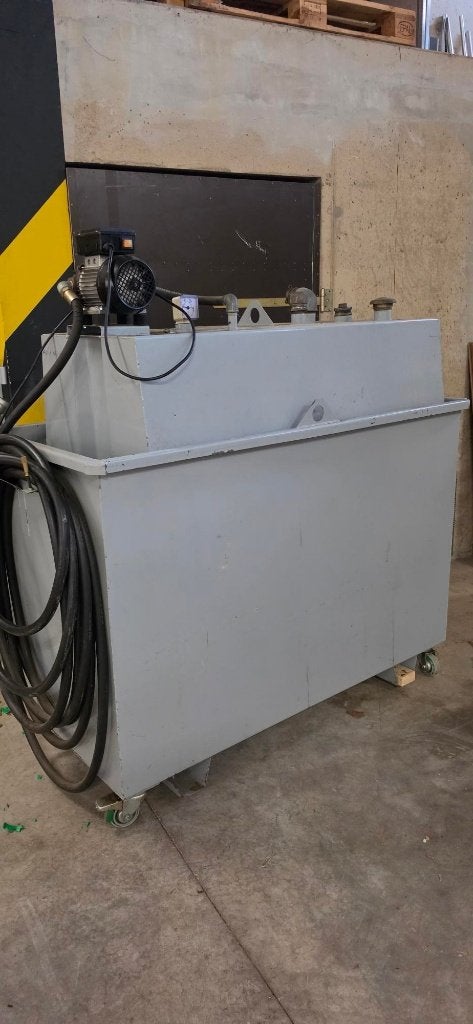 Olietank van 900 liter met pistool en pomp, Ophalen, Gebruikt, Overige typen