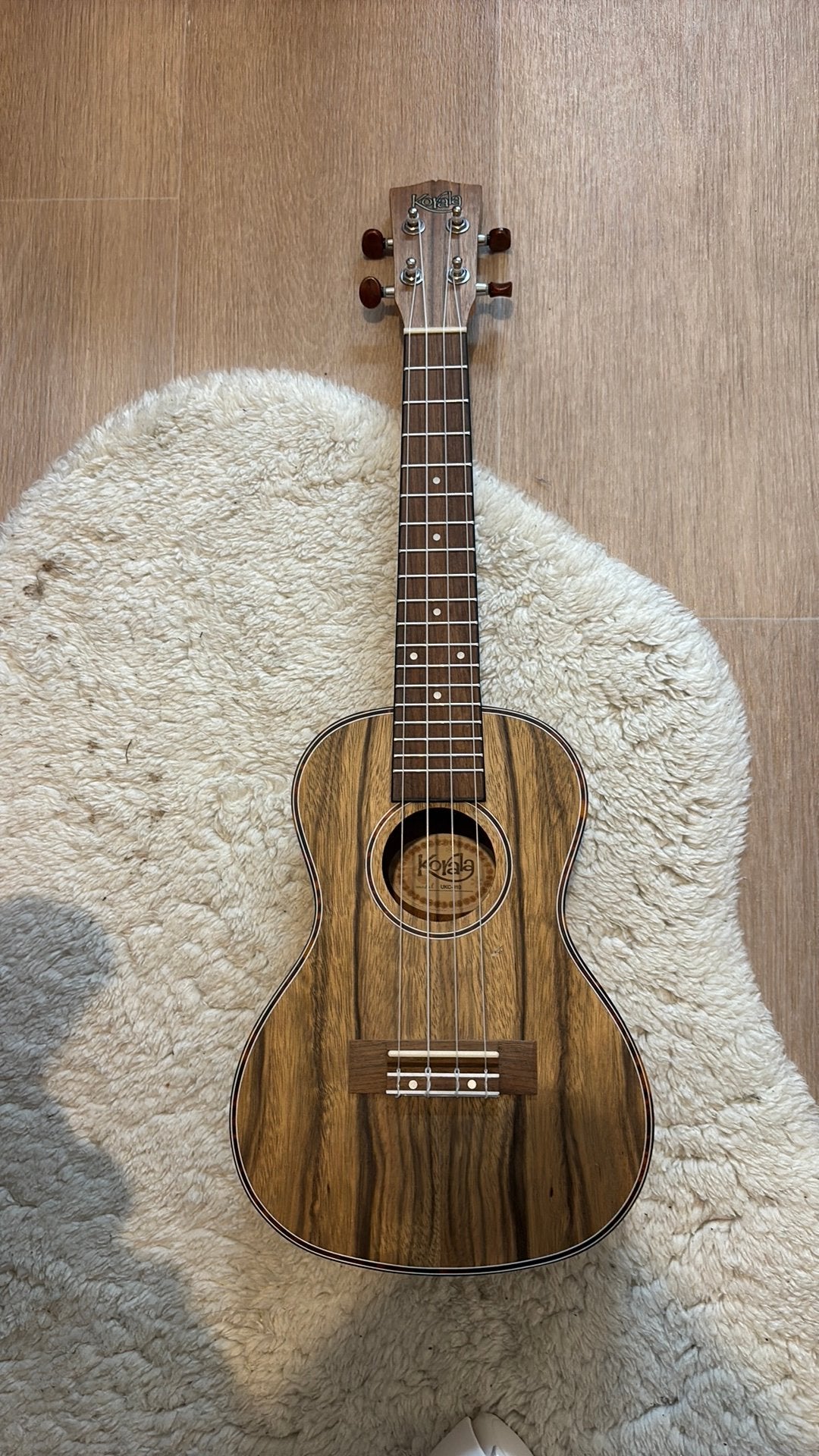 ukelele, lichtbruin, houtig, het merk is van korala, Enlèvement ou Envoi, Utilisé, Ukulélé
