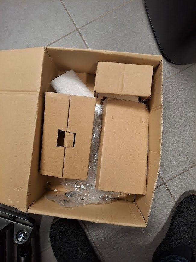 Dubbele monitor arm (ongebruikt), Huis en Inrichting, Bureaus, Ophalen, In hoogte verstelbaar, Nieuw
