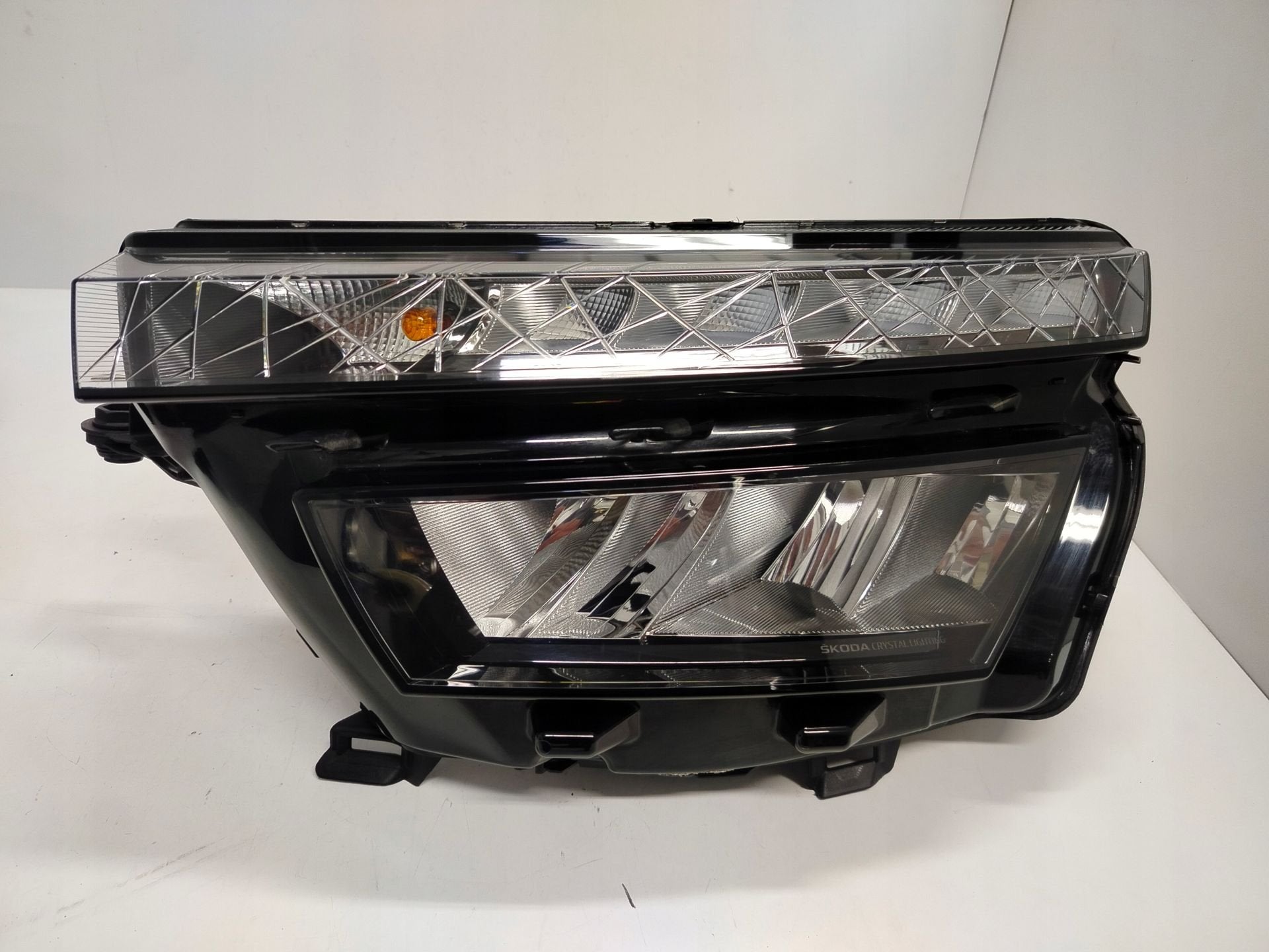 Skoda Kamiq Koplamp Links 658.941.015, Tr. Vaclava Klementa 869
293 01  Mlada Boleslav, CZ, Skoda, Skoda Auto a.s., Gebruikt