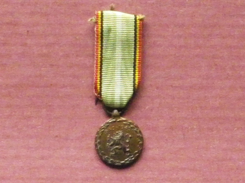 Miniature résistance belge milices du Front Indépendance, Envoi, Armée de terre, Ruban, Médaille ou Ailes