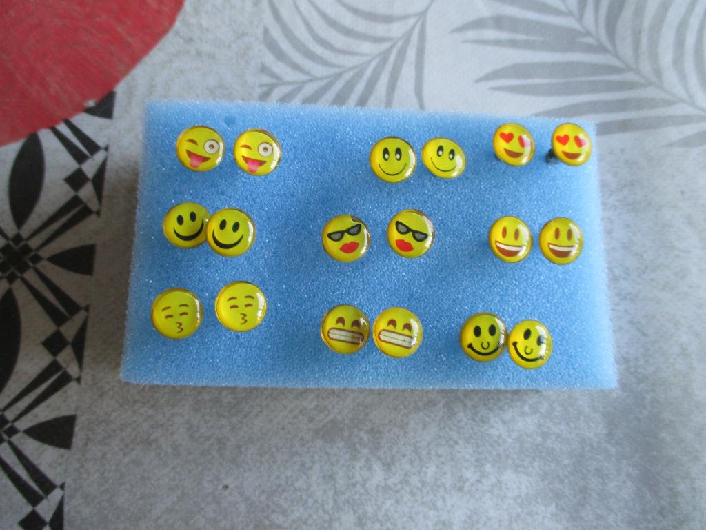 oorbellen emoji / smiley, Handtassen en Accessoires, Oorbellen, Ophalen, Overige materialen, Geel, Nieuw