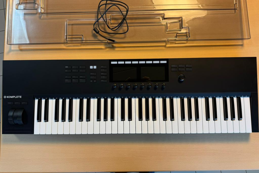 NI Komplete Kontrol S61 MK2, Muziek en Instrumenten, Ophalen of Verzenden, Zo goed als nieuw, 61 toetsen