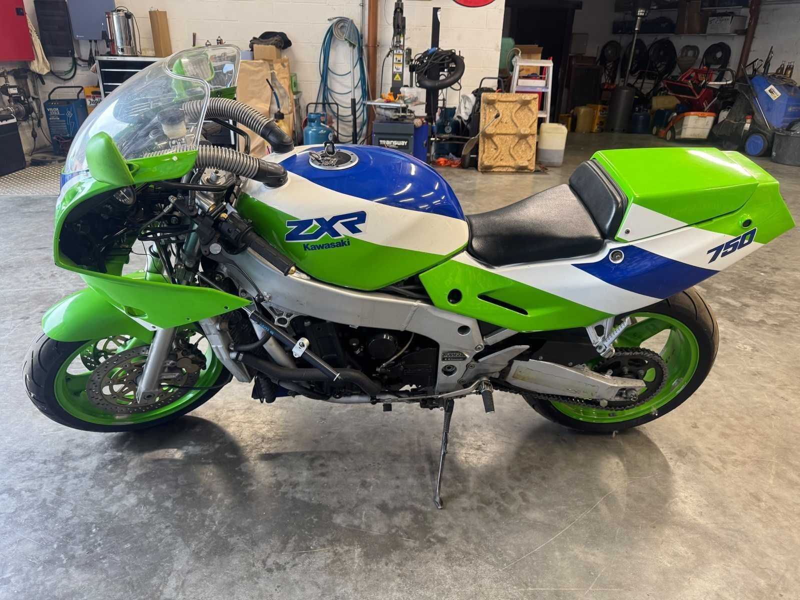 Kawazaki ZXR 250 ZXR 250 Kawasaki ZXR 750 – Icône sportiv, Motos, Entreprise, Occasion, Kawazaki, Autre