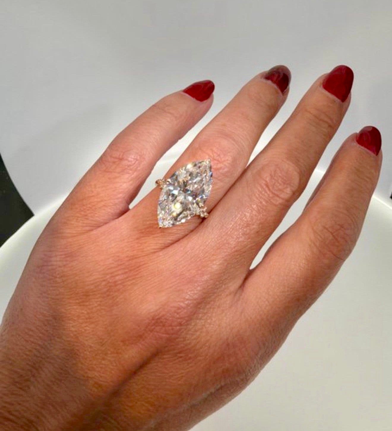 Gouden ring met VS1 Marquise diamant van maar liefst 9.22ct!, Handtassen en Accessoires, Geel, Nieuw, Ophalen of Verzenden, 17 tot 18