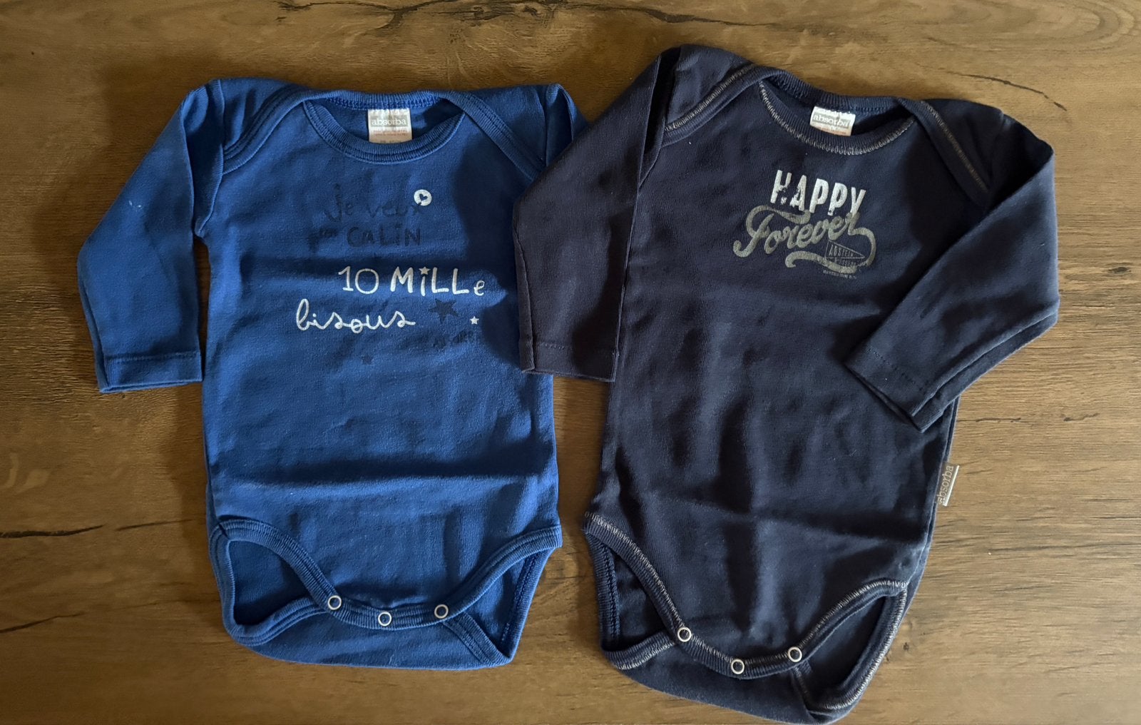 Lot de 2 bodies Absorba - 6 mois - 5€, Enlèvement ou Envoi, Comme neuf, Garçon, Vêtements de nuit ou Sous-vêtements