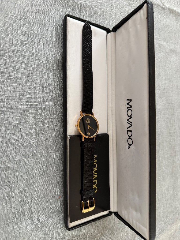 Luxe horloge van Movado, Handtassen en Accessoires, Horloges | Heren, Leer, Polshorloge, Zo goed als nieuw, Ophalen