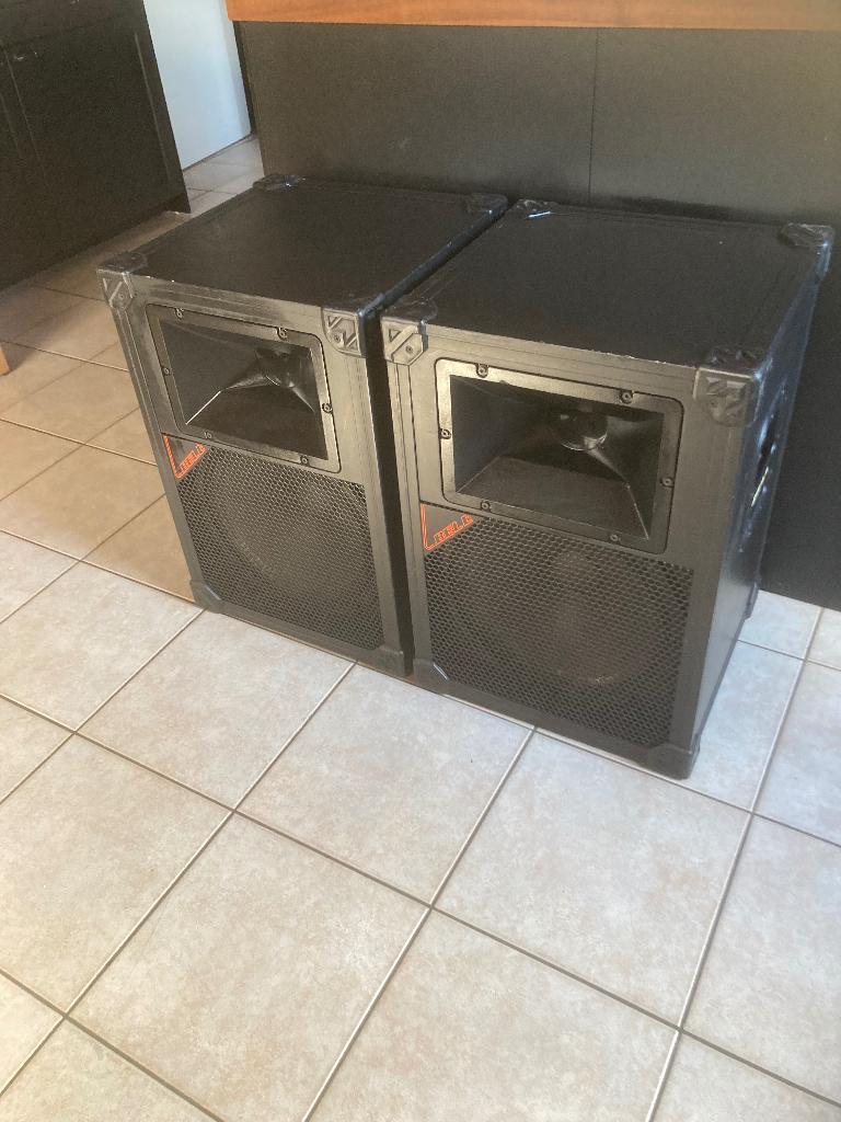 Bell, Ophalen, Gebruikt, 120 watt of meer, Front, Rear of Stereo speakers