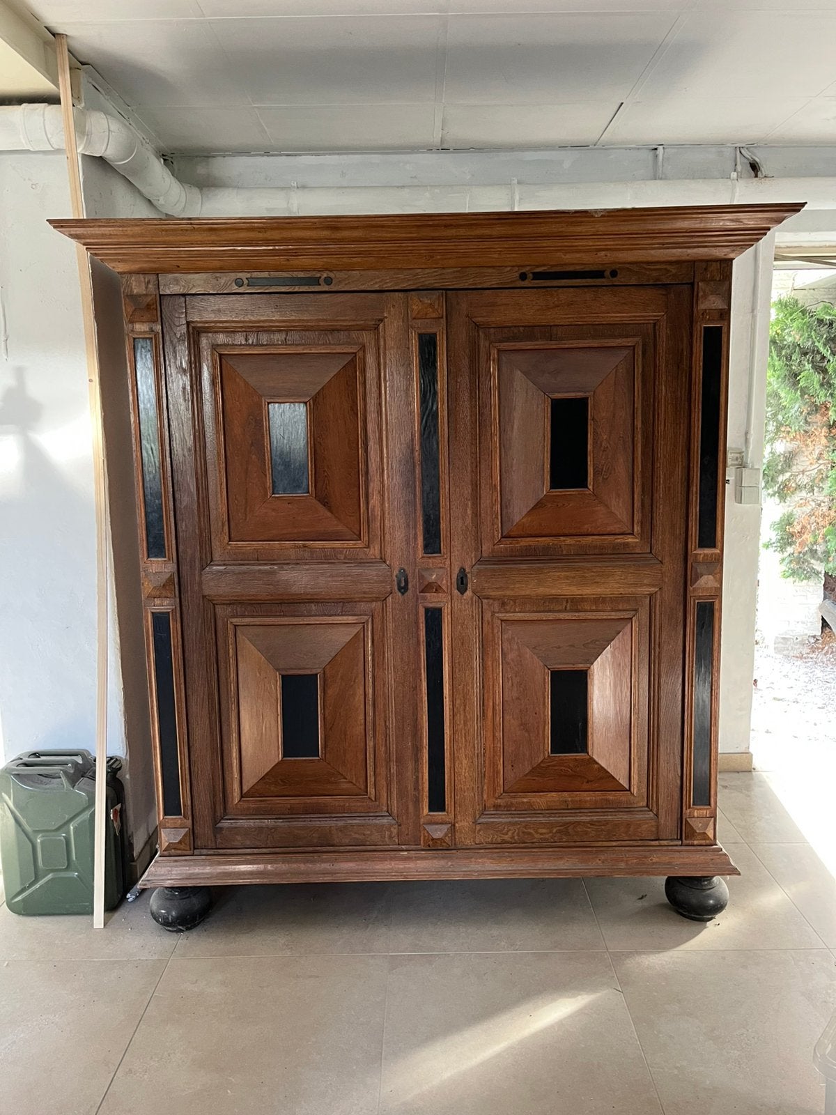 Antieke houten kussenkast, barokstijl, Ophalen, Eikenhout
