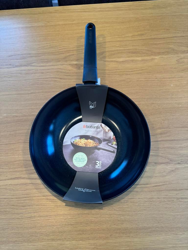 Wok Brabantia NERO  30 cm neuf, Neuf, Enlèvement ou Envoi, Aluminium, Plaque céramique