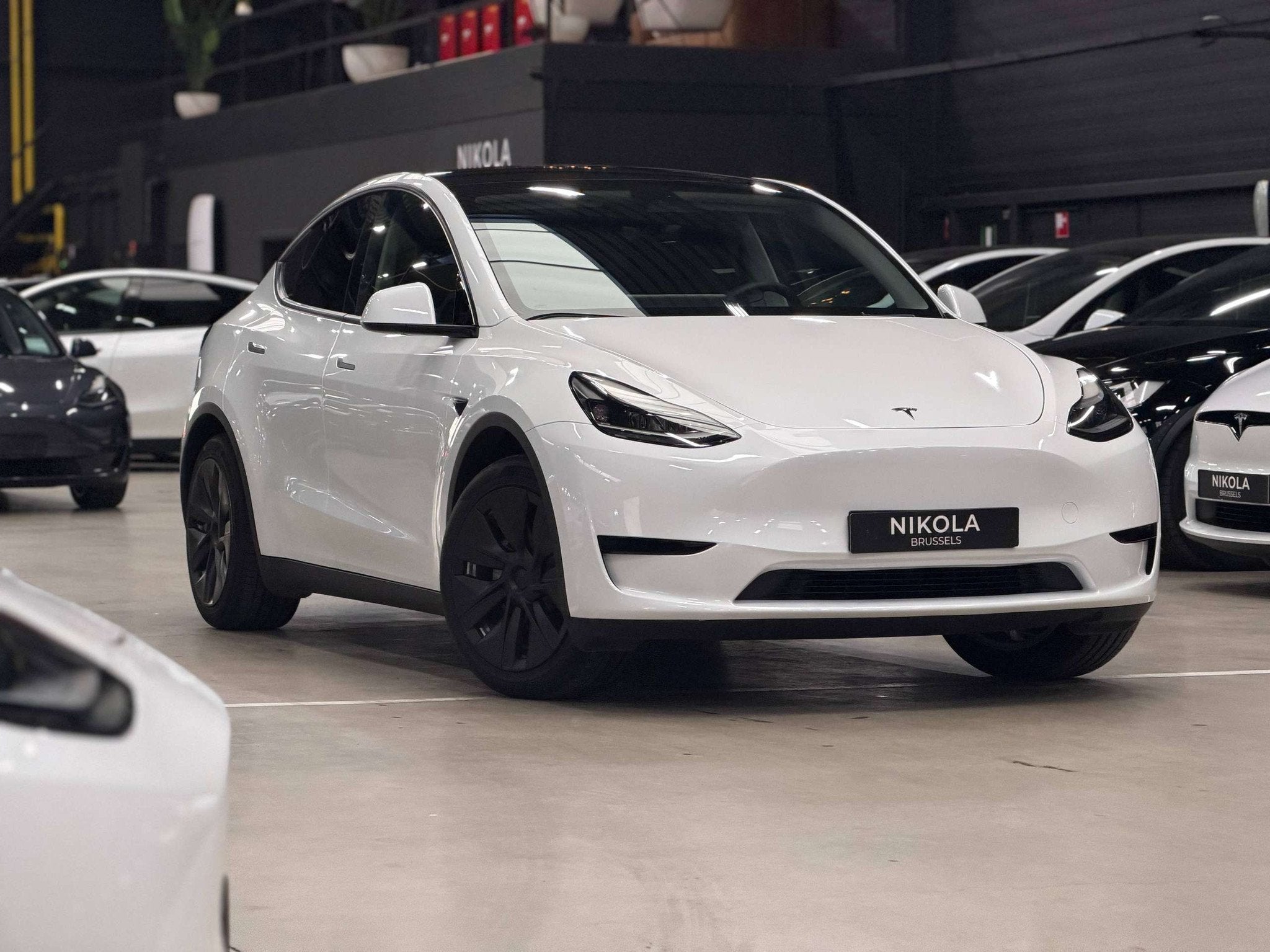 Tesla Model Y RWD - PREMIUM - HIGHWAY AUTOPILOT, Autos, Tesla, 299 ch, Achat, Entreprise, Noir