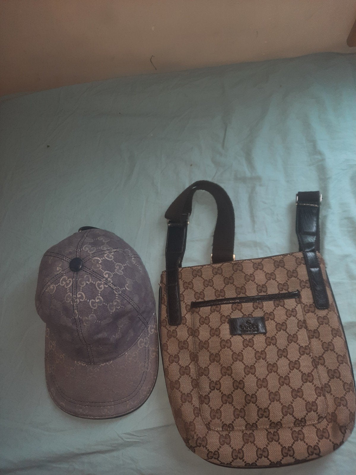 chapeau Gucci et sac Gucci à vendre, Enlèvement, Utilisé, Beige