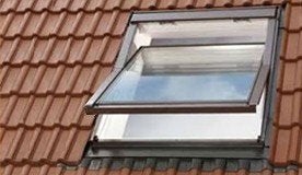 Velux GGL MK04 2066 Hout gelakt wit (Raam), Ophalen, Dubbelglas, Minder dan 80 cm, 80 tot 120 cm