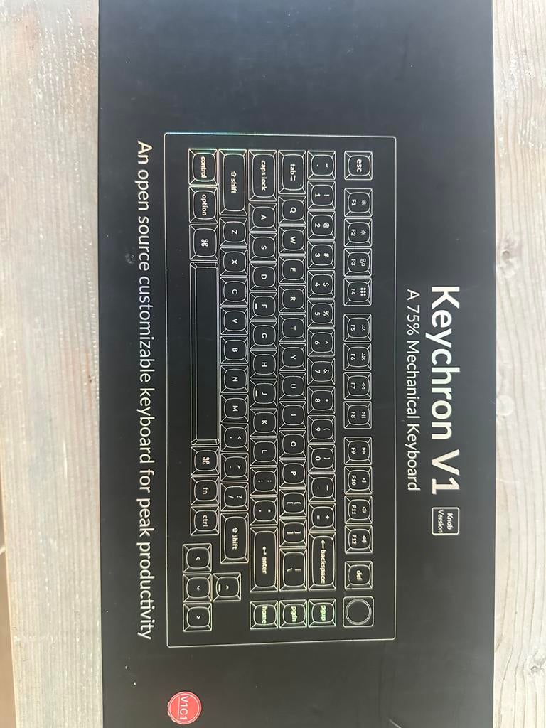 Keychron v1 QMK Via, Computers en Software, Toetsenborden, Ophalen, Zo goed als nieuw