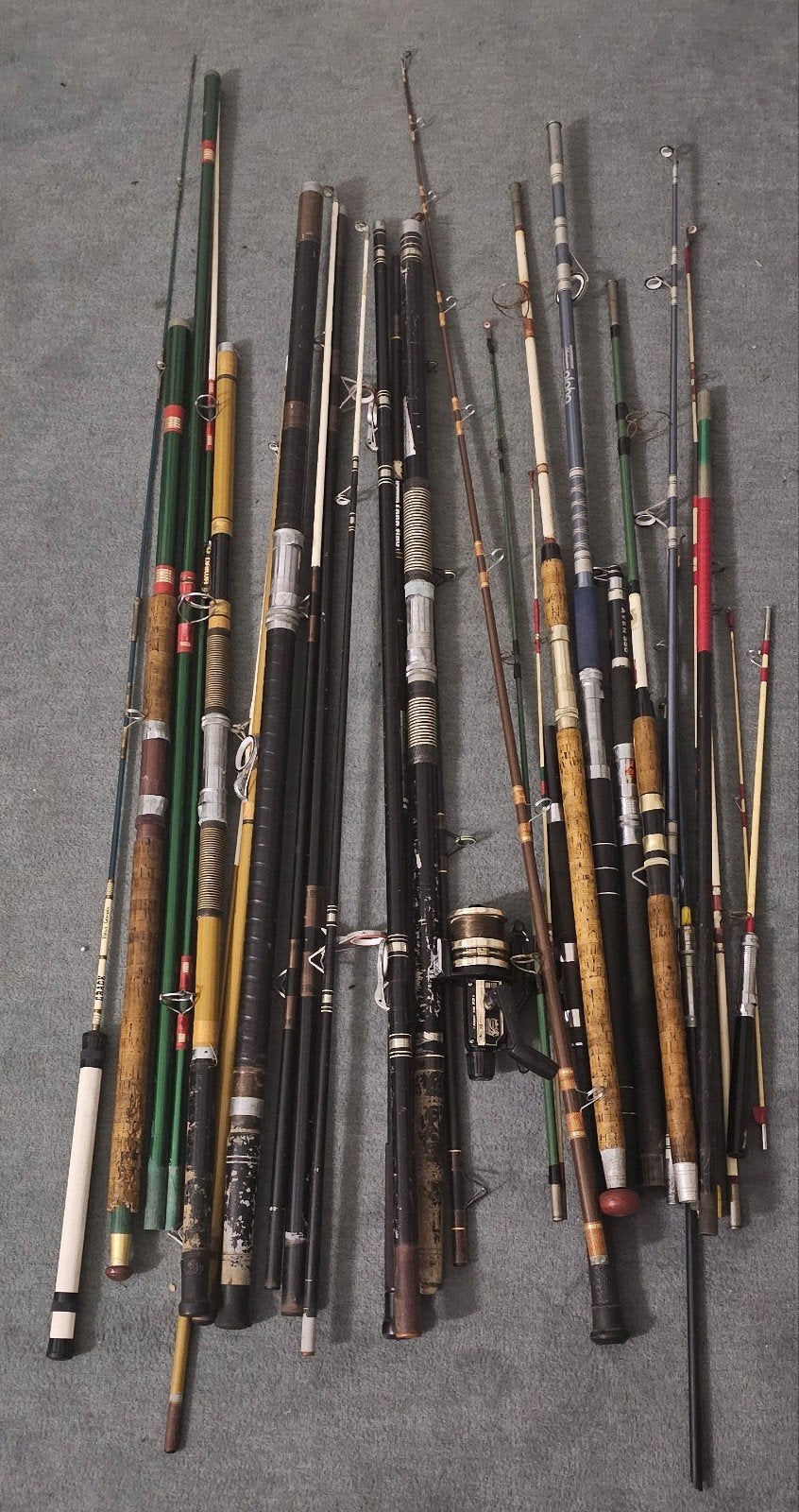Grand lot de cannes à pêche anciennes (12 pièces) — Différen, Sports nautiques & Bateaux, Pêche à la ligne | Général, Enlèvement