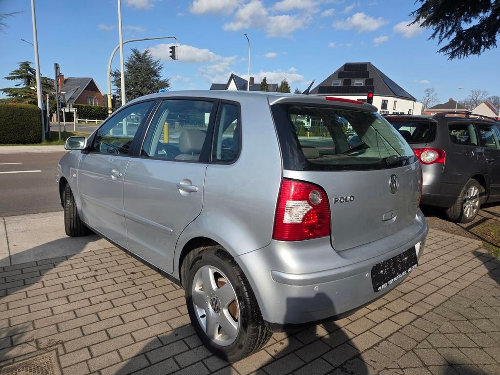Vw Polo 1.4i 2005 full Automaat Leder v zetels clima, Autos, Volkswagen, Cuir, Argent ou Gris, Achat, Entreprise