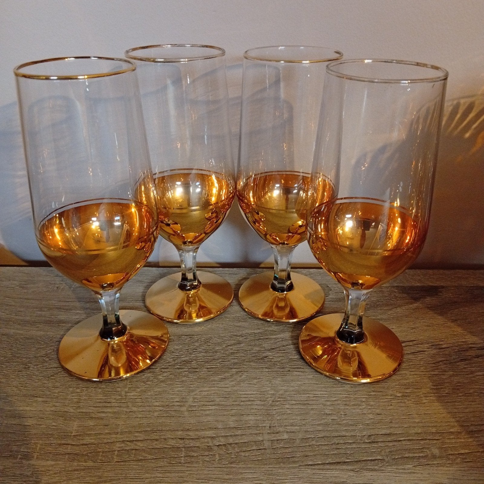 4 verres dorés, Enlèvement