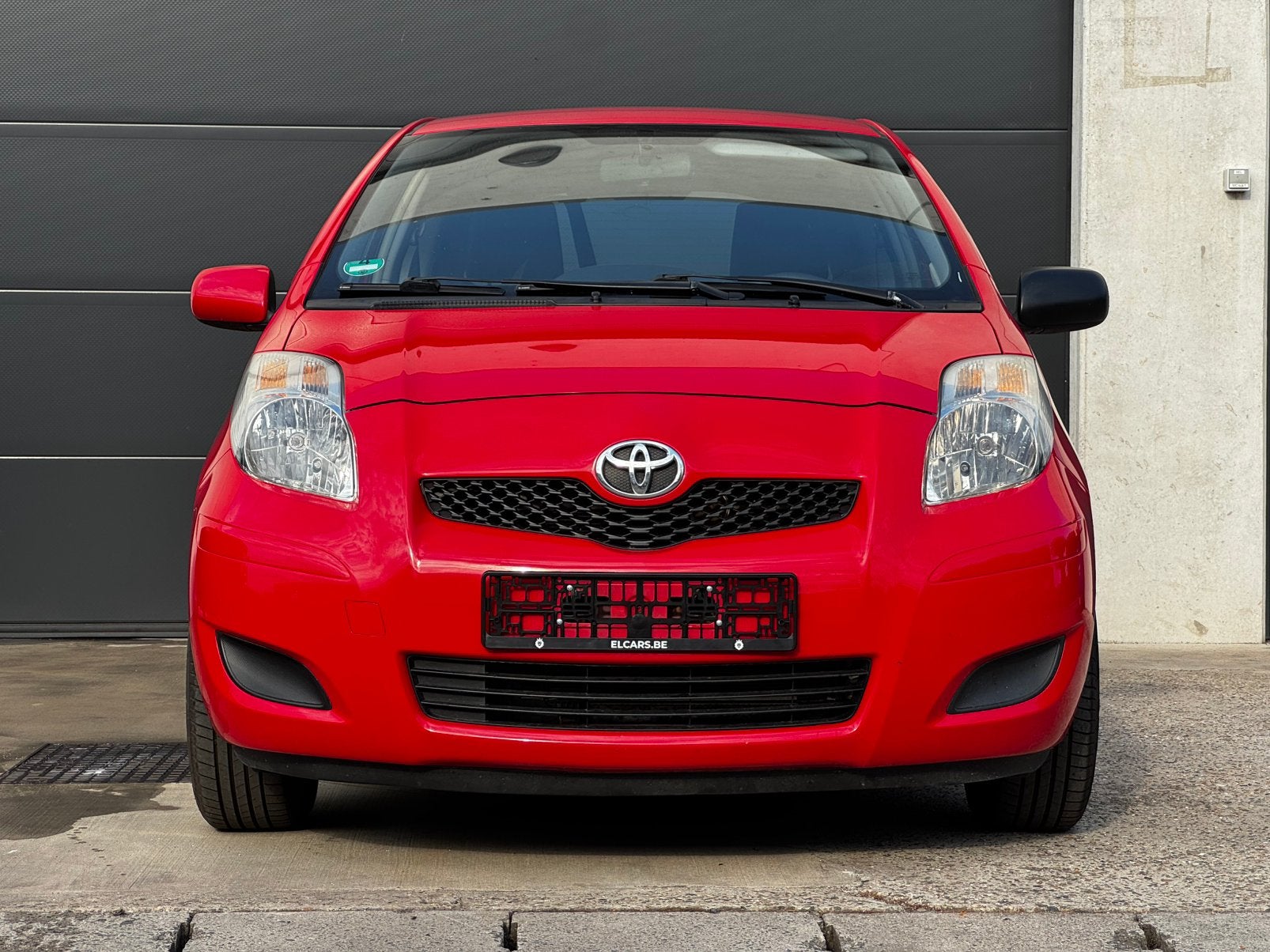 Toyota Yaris | 1.0 Benzine | Gekeurd vvk + Garantie, Auto's, Voorwielaandrijving, Dealer onderhouden, Stof, Zwart