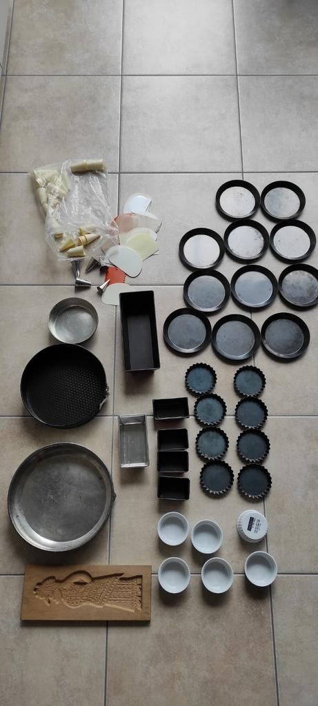 59 moules à pâtisserie en métal, pâte d'amandes en bois/St N, Enlèvement ou Envoi