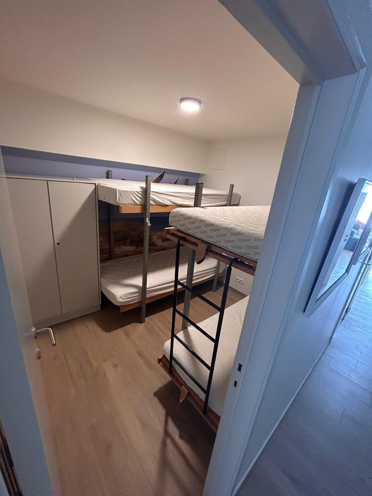 GRATIS - 2 stapelbedden, moeten snel weg, Huis en Inrichting, Slaapkamer | Stapelbedden en Hoogslapers, Ophalen, Gebruikt, 90 cm