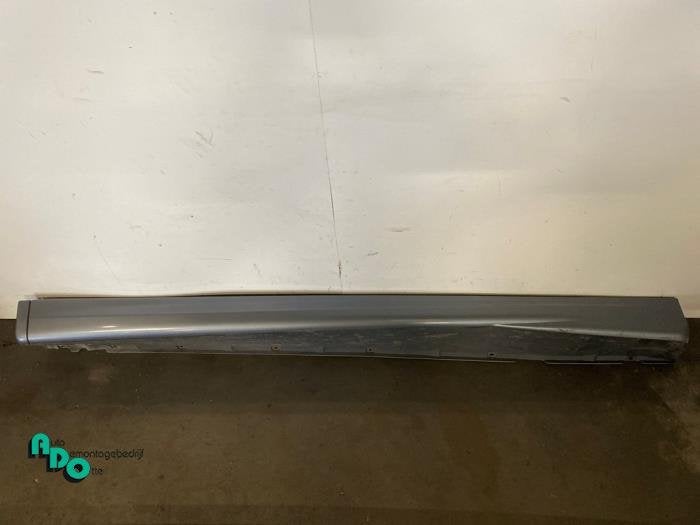 Zijskirt links van een Opel Zafira B (Zafira B 05-) (Z155), Gebruikt, -, -, Opel