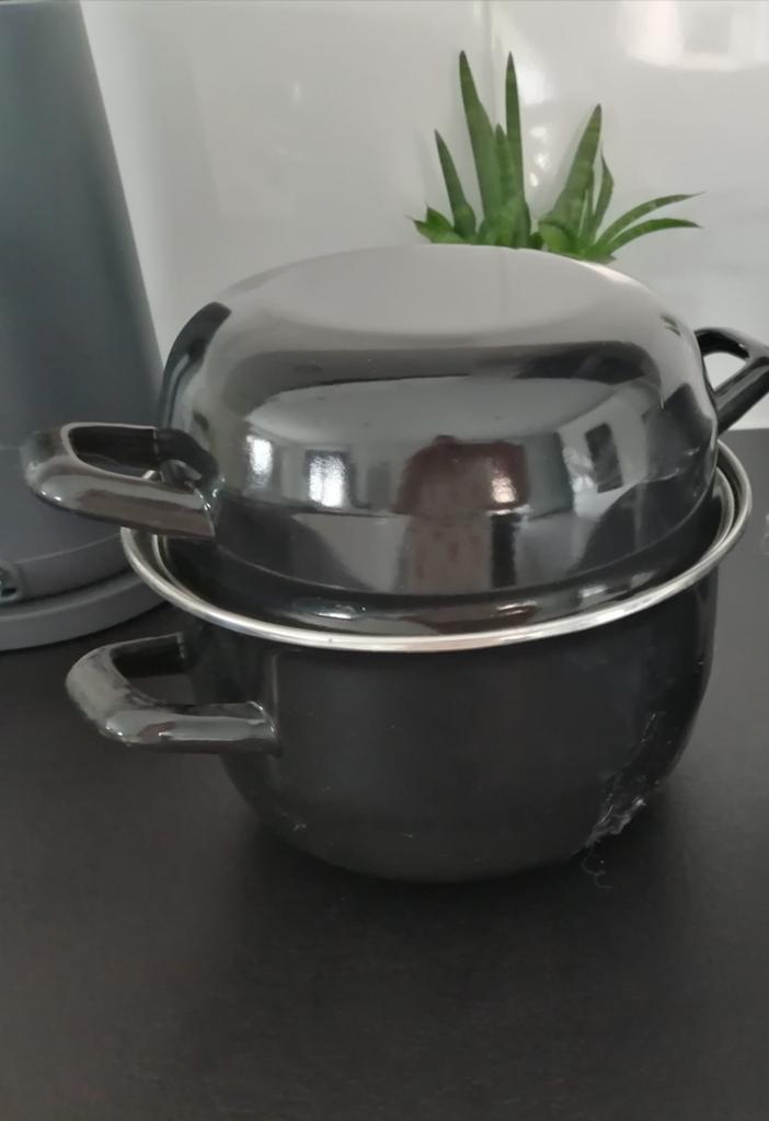 1 casserole à moules très bon état, Enlèvement ou Envoi
