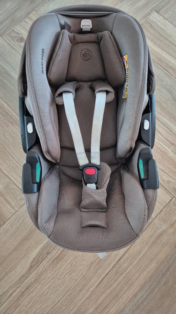 Maxi Cosi Pebble Pro 360 avec FamilyFix 360, Enfants & Bébés, 0 à 18 kg, Dossier réglable, Comme neuf, Enlèvement