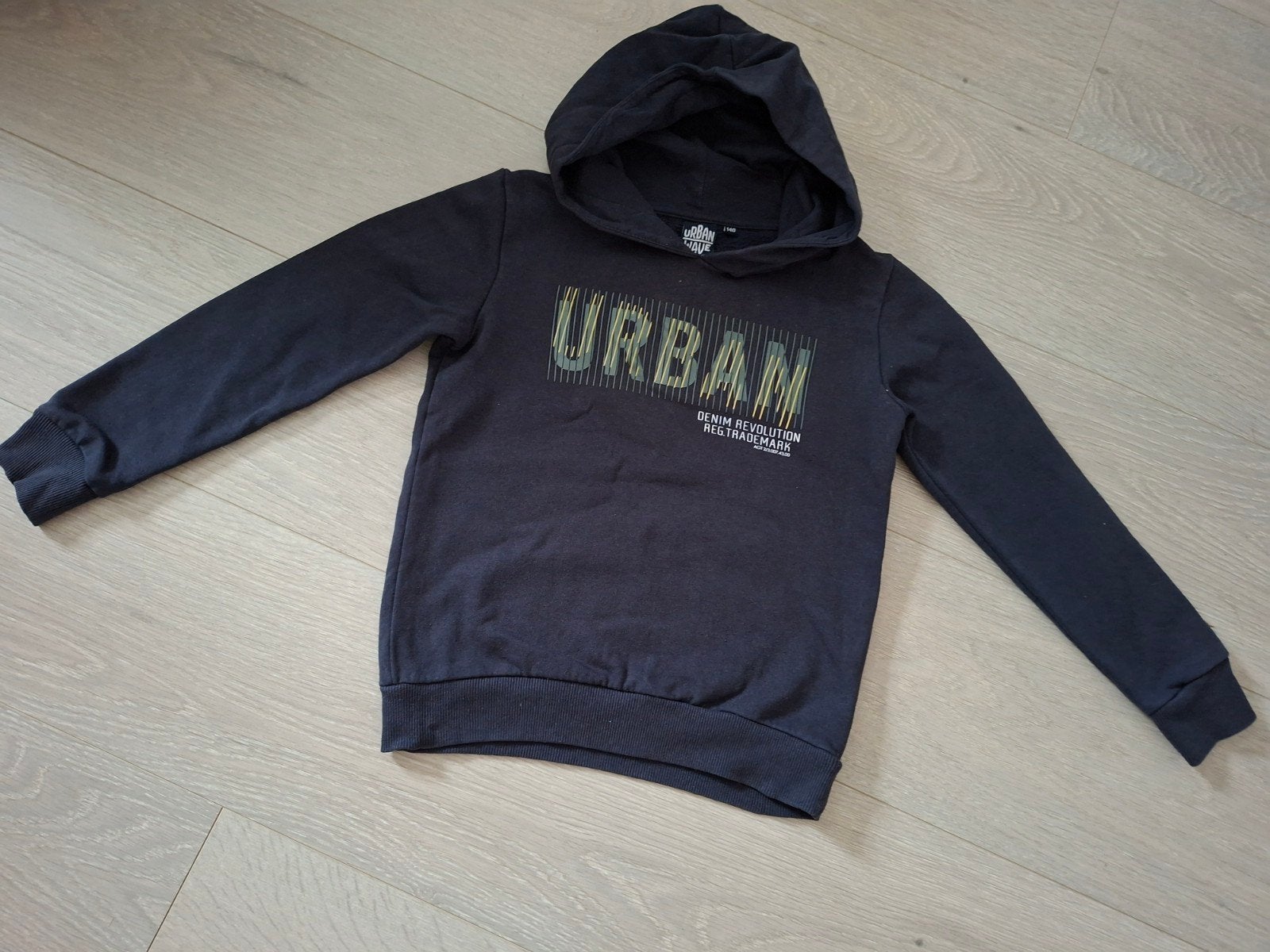 trui Urban Wave m140, Kinderen en Baby's, Ophalen of Verzenden, Zo goed als nieuw, Jongen, Trui of Vest