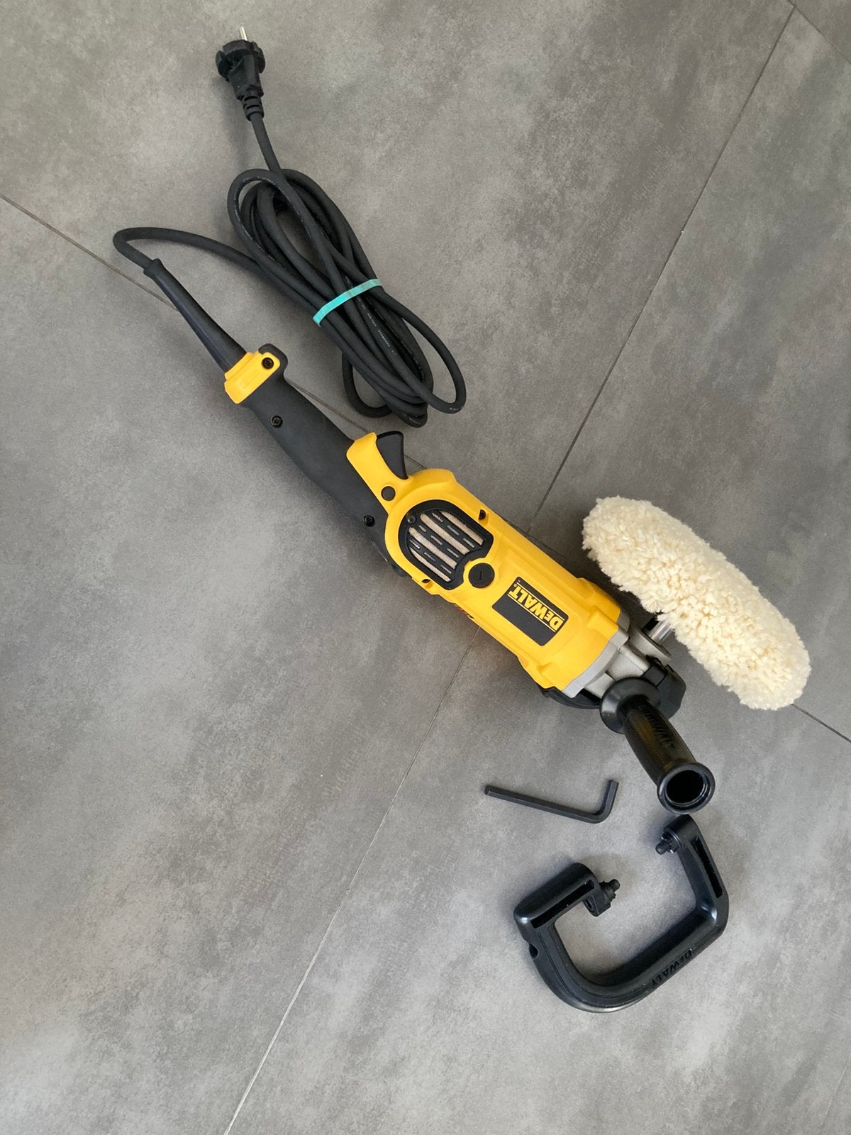 Dewalt, Enlèvement, Comme neuf