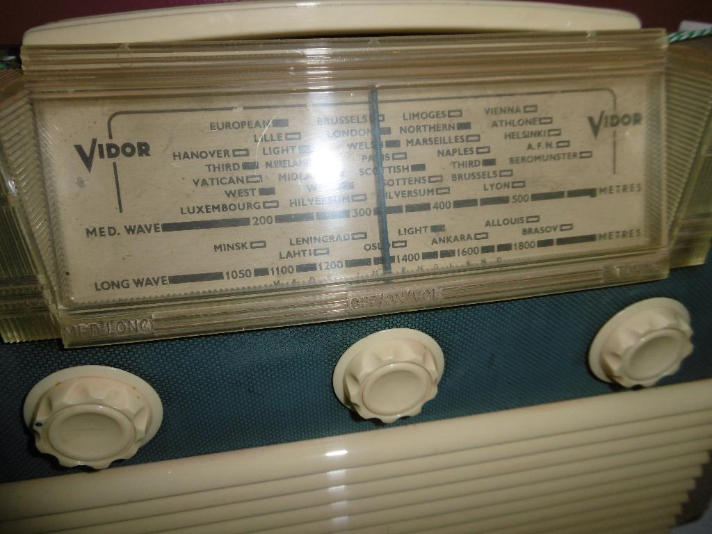 RADIO MARQUISA VIDOR ENGLAND 1955 FONCTI; GO-MOY 220 v, Enlèvement
