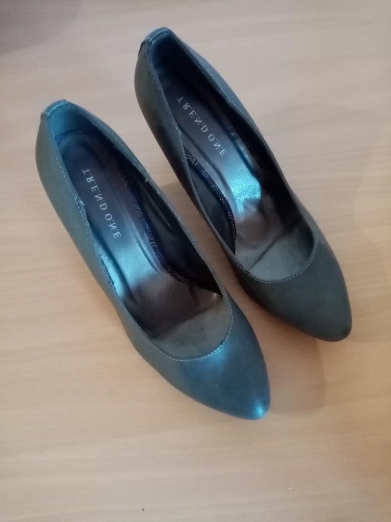 Trend One : grijs pumps hakschoenen anti-slipzool , 39, Kleding | Dames, Pumps, Nieuw, Ophalen of Verzenden, Trend One
