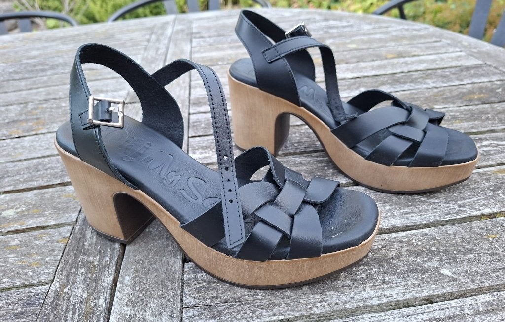 Sandales en cuir noir pour femme taille 38, Vêtements | Femmes, Chaussures, Comme neuf, Enlèvement, Noir, Sandales et Mûles