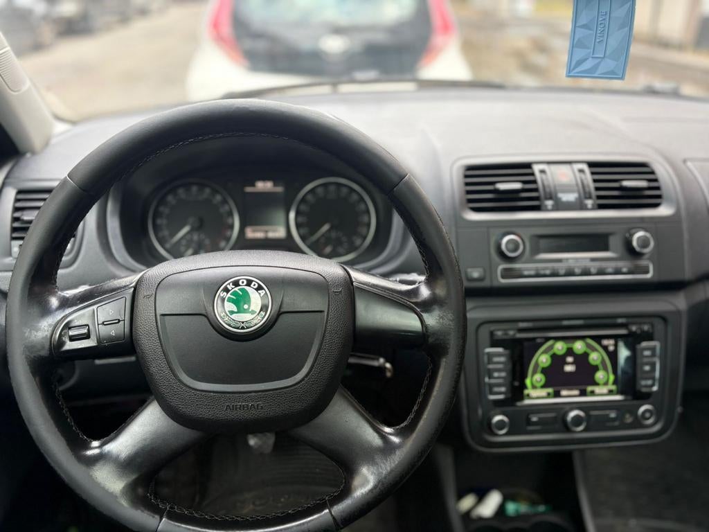 Skoda Roomster 1.6 TDI 2011, Autos, Euro 5, Boîte manuelle, Noir, 5 portes