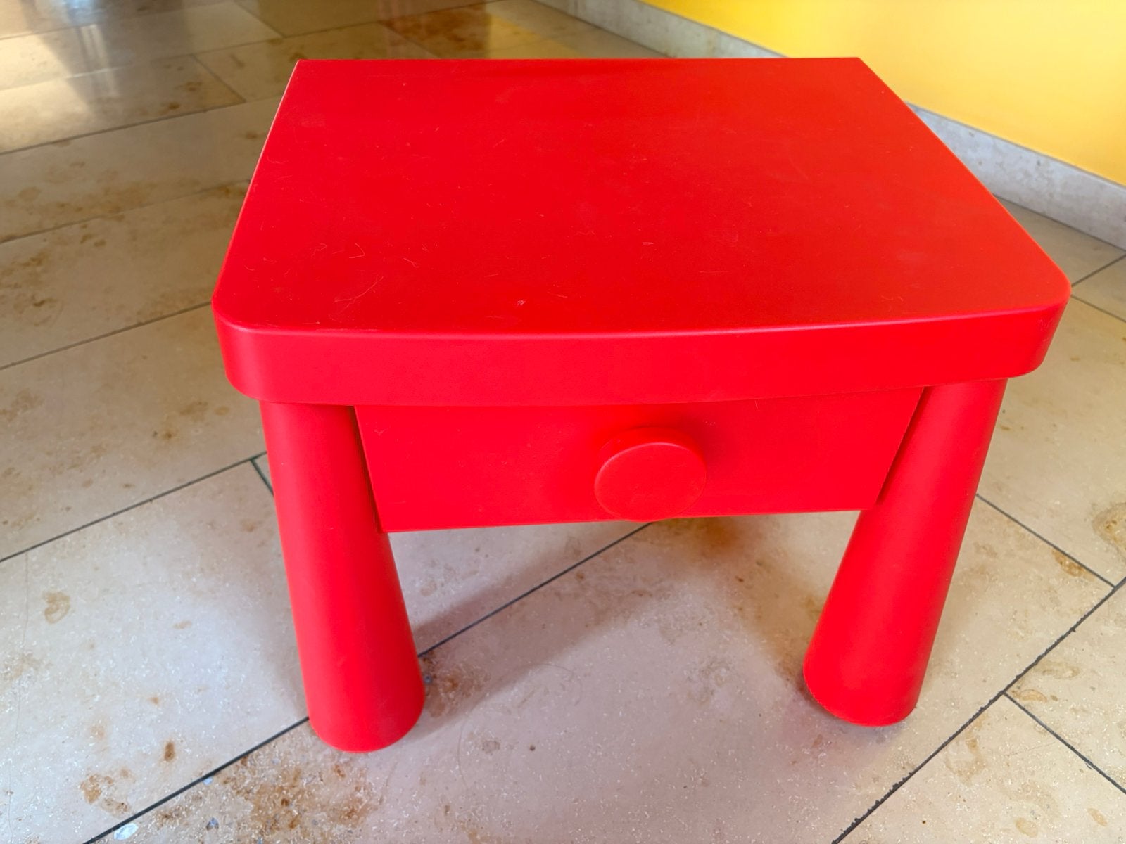 Table de nuit enfant rouge, Maison & Meubles, Enlèvement, Comme neuf