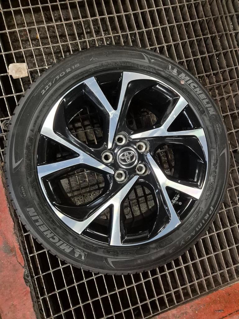 Toyota Ch-r Alu 2x velgen met Michelin banden, Ophalen, 18 inch, Banden en Velgen, Personenwagen
