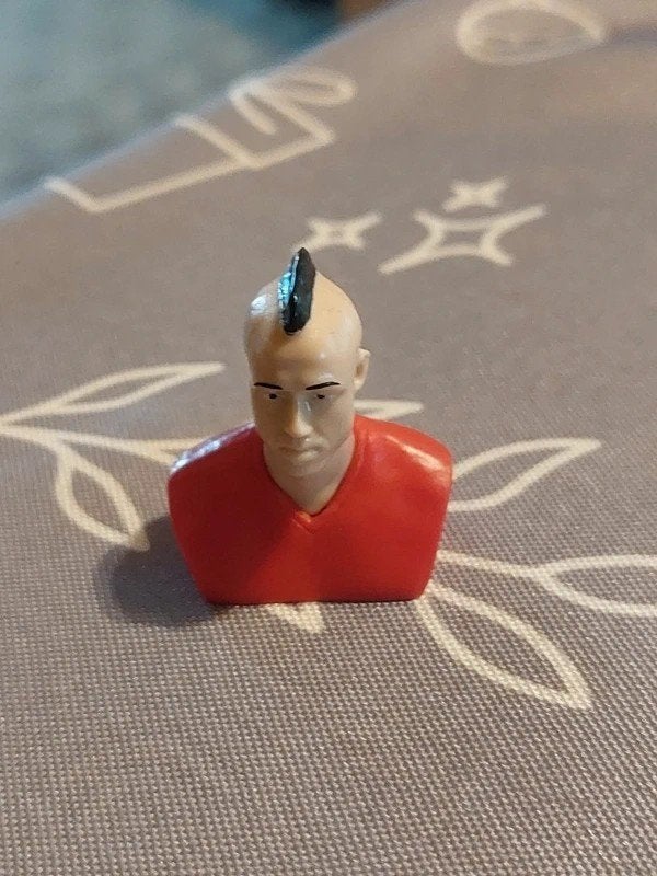 Voetbalfiguurtje : Radja Nainggolan / Carrefour, Enlèvement ou Envoi, Comme neuf, Statue ou Poupée