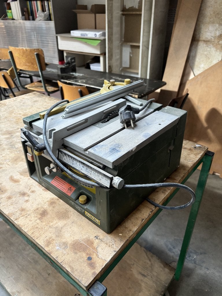 1. Proxxon fijn-tafelcirkelzaag met geleiders, Bricolage & Construction, 600 à 1200 watts, Enlèvement ou Envoi, Proxxon, Moins de 30 mm