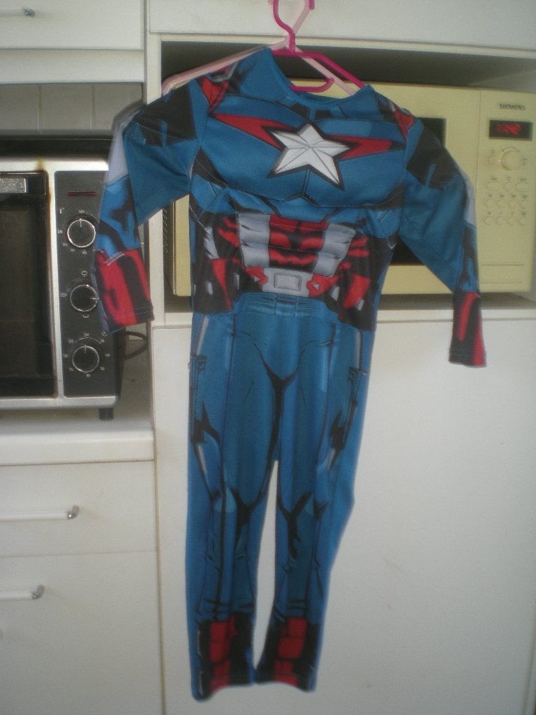 gespierd pak captain america, 5- 7 jaar, Kinderen en Baby's, Ophalen of Verzenden, Gebruikt