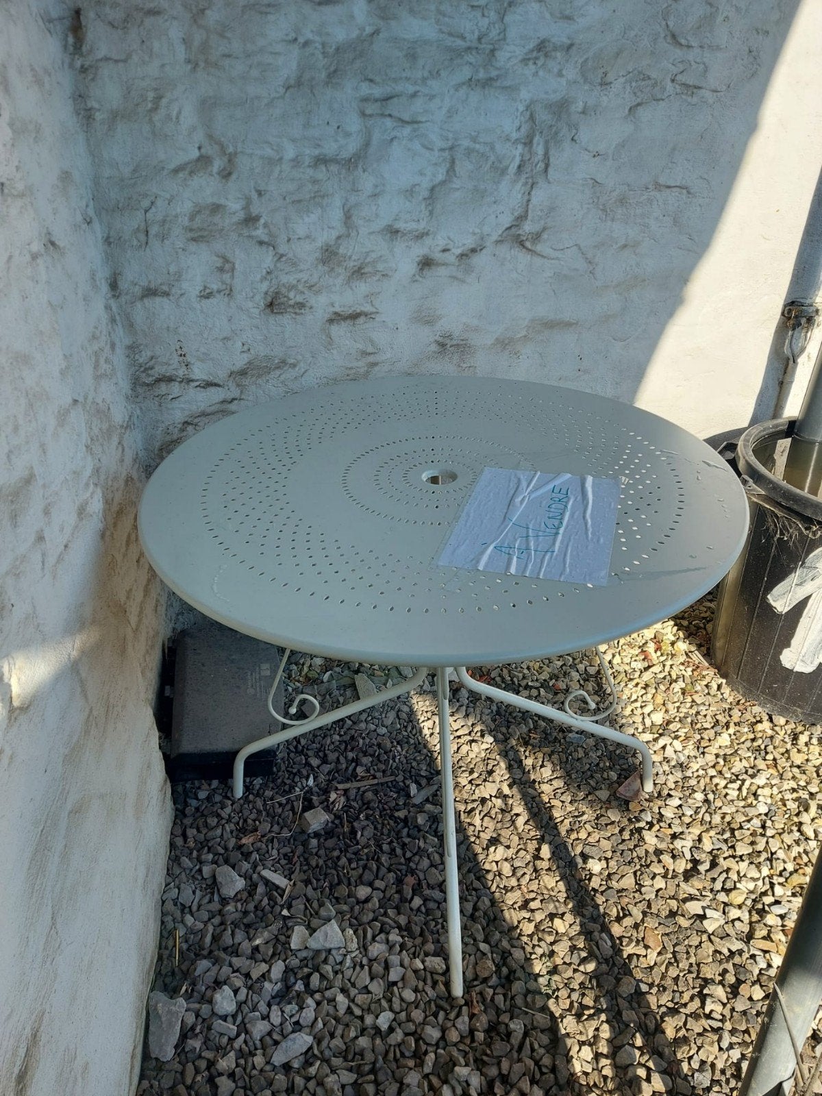 Petite table de jardin à vendre, Enlèvement, Comme neuf, Rond, Métal