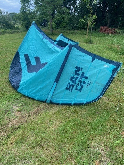 F one kite 8 m + Linx bar, Watersport en Boten, Kitesurfen, Verzenden, Zo goed als nieuw, 8 m², Kitesurf-set