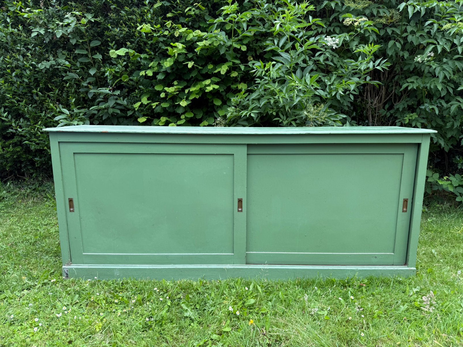 Buffet bas ancien / Enfilade d'atelier, Enlèvement, Utilisé