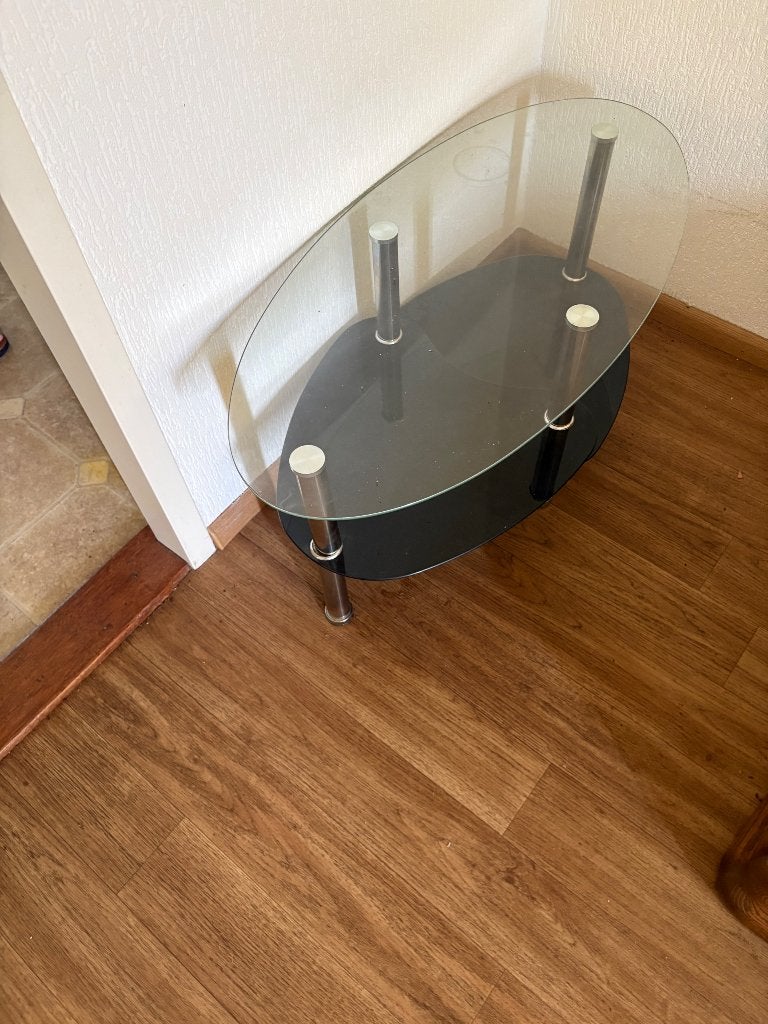 Glazen salontafeltje, Enlèvement, Verre