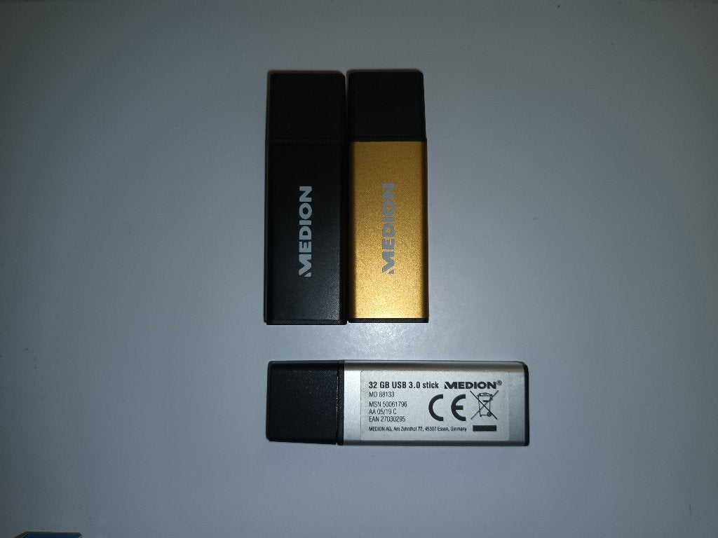 Usb sticks, Computers en Software, USB Sticks, Ophalen of Verzenden, Gebruikt, Medion, 32 GB