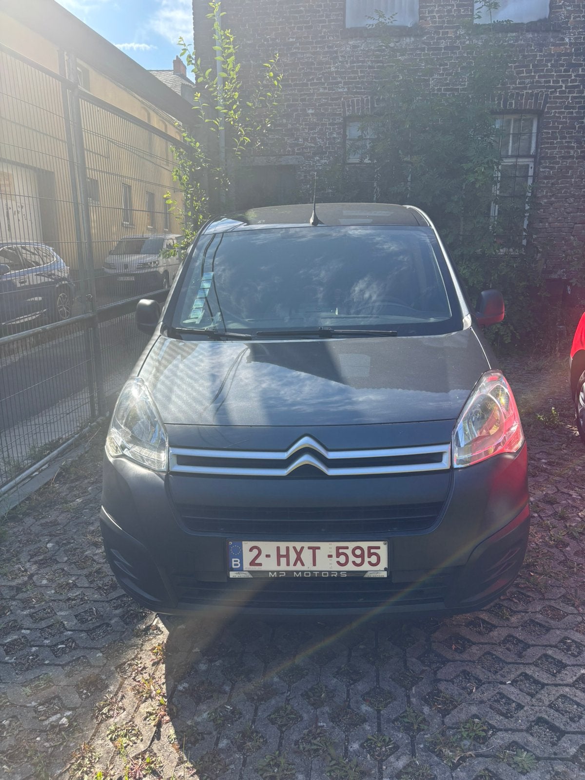 Citroën Berlingo, Autos, Camionnettes & Utilitaires, Argent ou Gris, Boîte manuelle, Noir, 5 portes