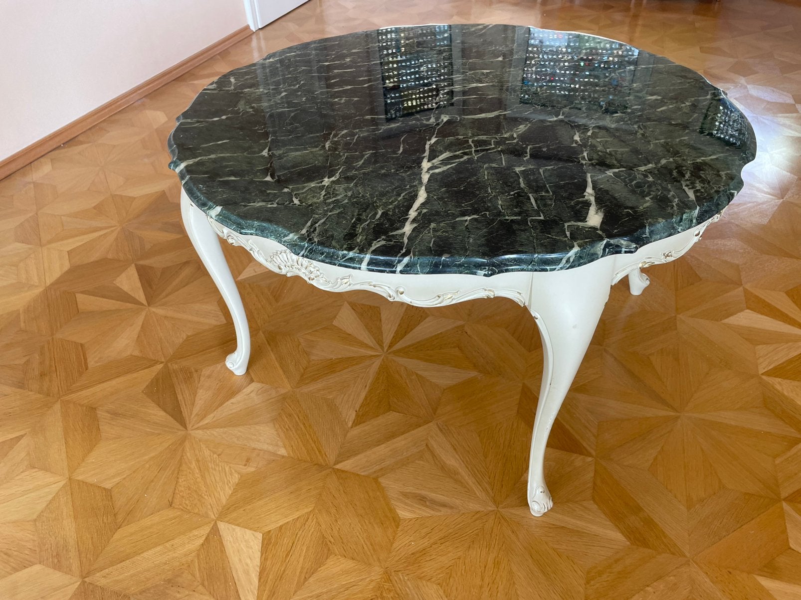 Salontafel met marmeren blad barok vintage louis XV, Ophalen, Zo goed als nieuw
