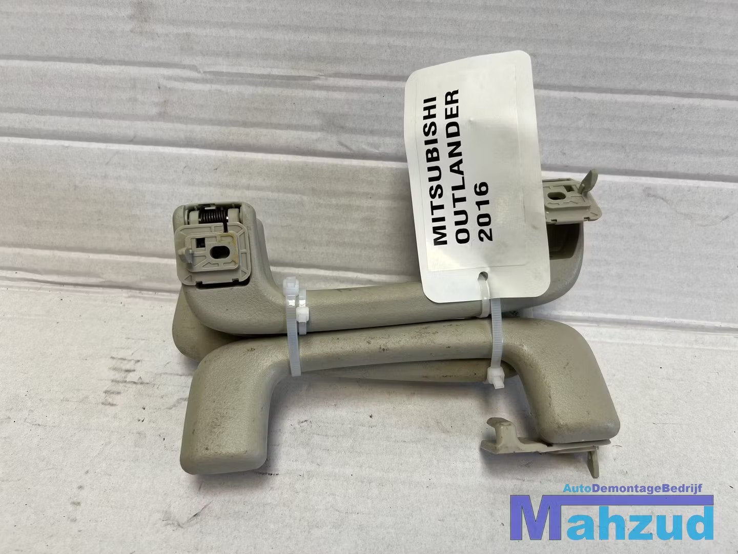 MITSUBISHI OUTLANDER PHEV hemel handgreep beige 2015+, Info@mitsubishi-motors.com, Mitsubishi Motors Corporation, Utilisé, Mitsubishi