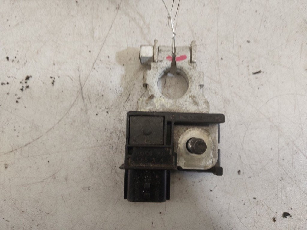 PINCE DE BATTERIE Renault Kadjar (RFEH) (|294G0C990D|), Renault, Utilisé, Peter-Huppertz-Straße 5
51063  Köln, DE, Dialog.deutschland@renault.de