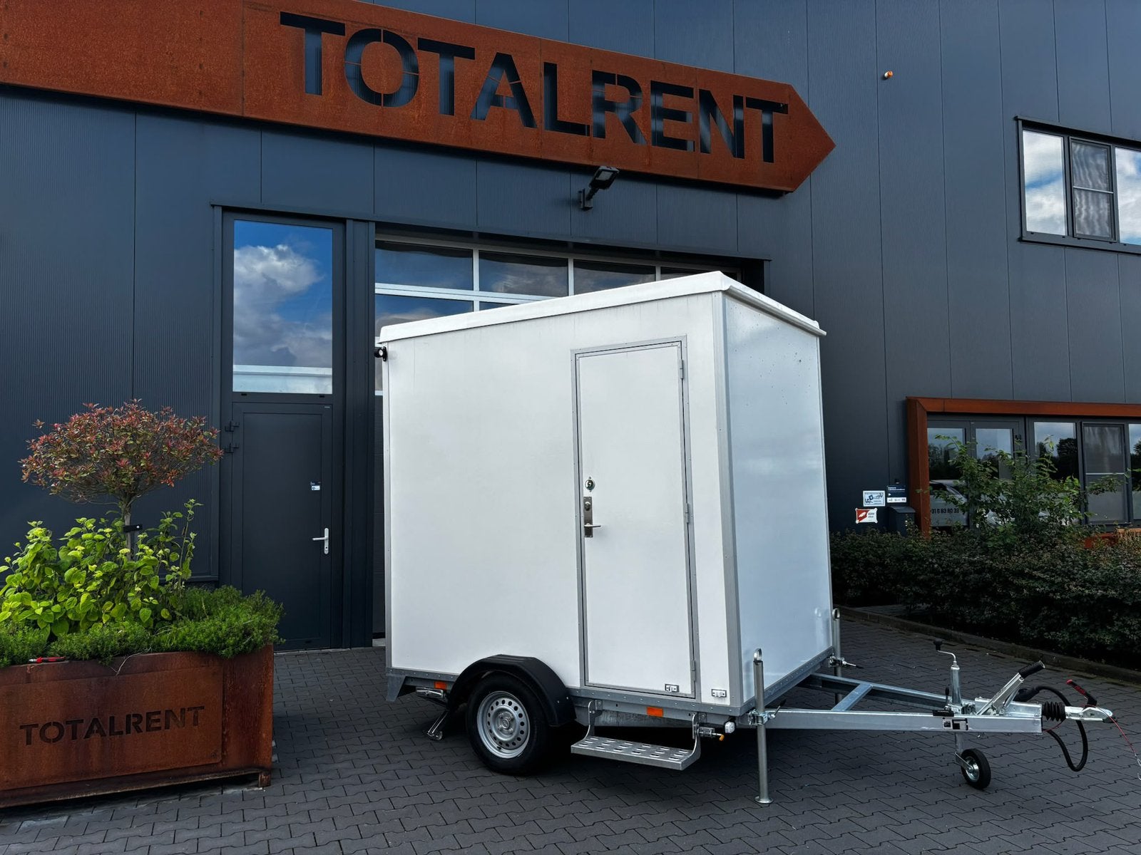 Te koop nieuwe mobiele badkamer spot prijs € 9950 voorraad, Neuf, Stirlingstraat 5 loerbeek, Enlèvement, Info@totalwagon.nl